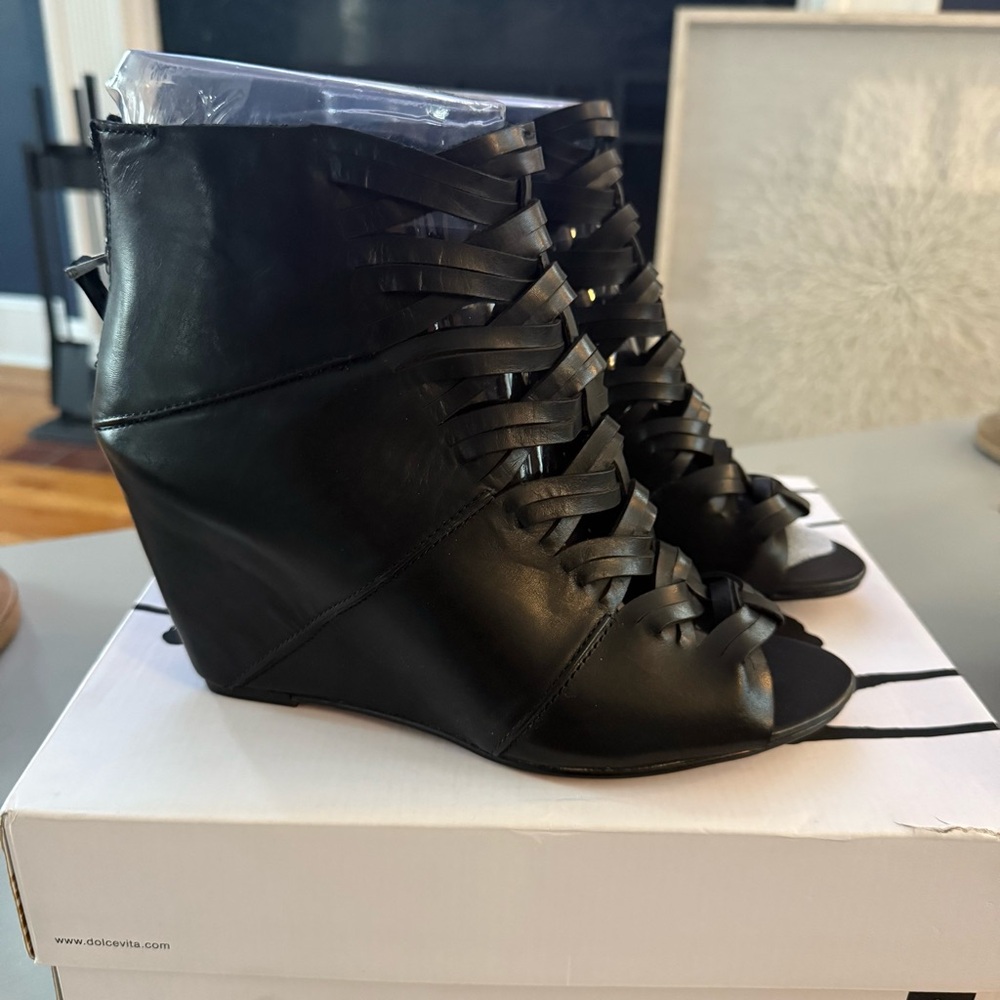 DV Dolce Vita Sumner Peep Toe Bootie Sz 11 new with box black leather